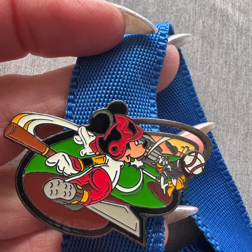 Disney Mickey Mouse Baseball Player Sports Trading collectors Pin
